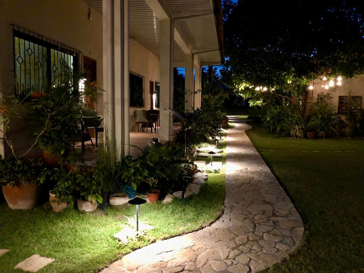 Strutz Art Garden Resort Bangued Kültér fotó